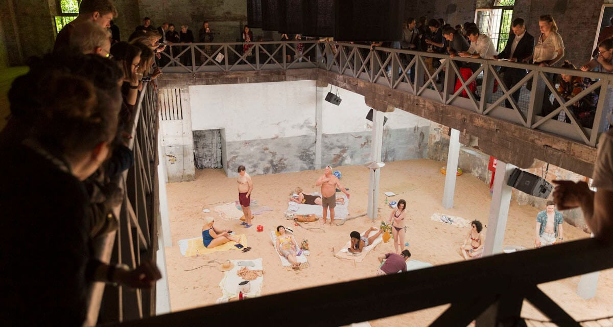 Foto van de voorstelling Sun & Sea in Gent