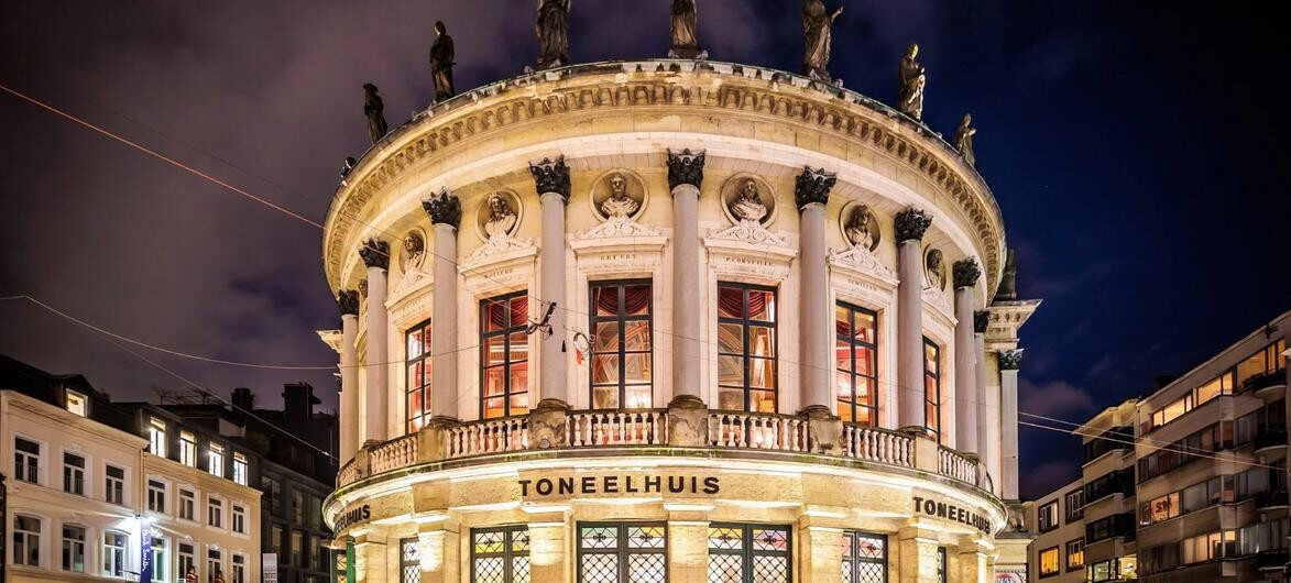 Afbeelding ter illustratie bij nieuwsbericht Vlaanderen investeert in renovatie Bourla Antwerpen.