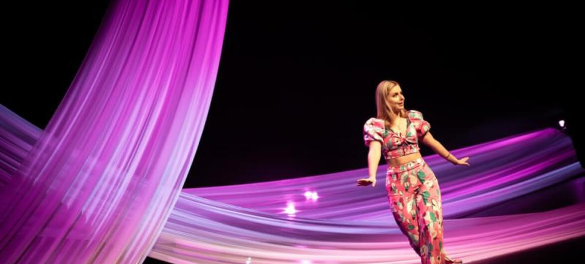 Afbeelding ter illustratie bij nieuwsbericht Jade Mintjens stelt Nederlandse tournee uit.