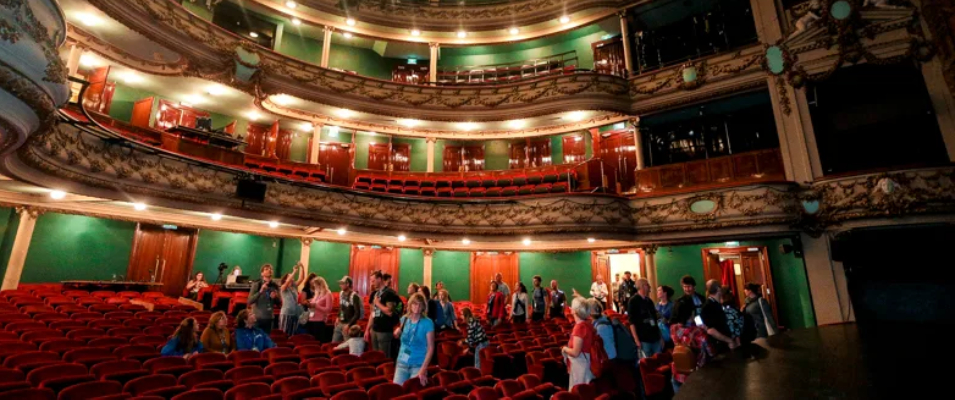 Afbeelding 1 bij recensie over Opera Antwerpen