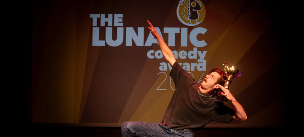 Afbeelding ter illustratie bij nieuwsbericht Robbert Verreth wint Lunatic Comedy Award 2026.