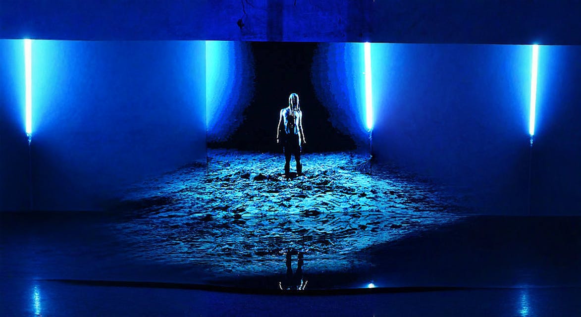 Afbeelding 1 bij recensie over Joshua Serafin - Void: video-installatie