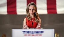 Afbeelding 1 bij recensie over Kellyanne Conway – The Musical