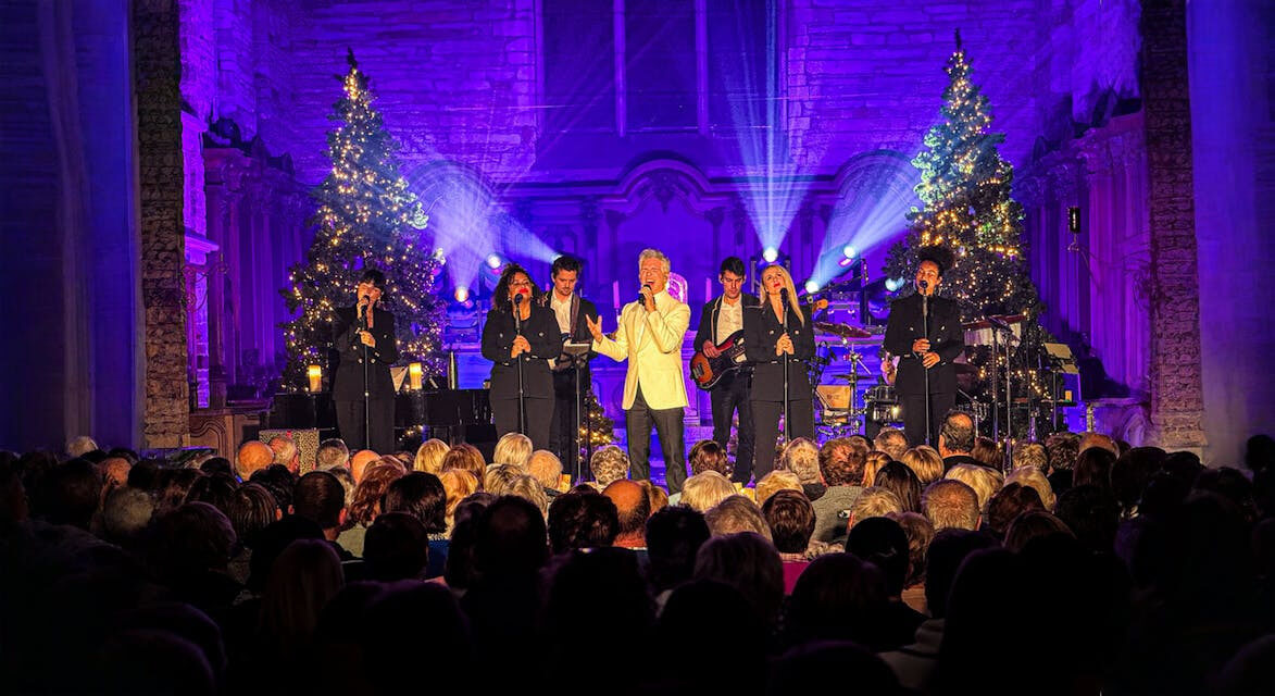 Afbeelding ter illustratie bij nieuwsbericht Christoff kondigt nieuwe kersttournee aan.
