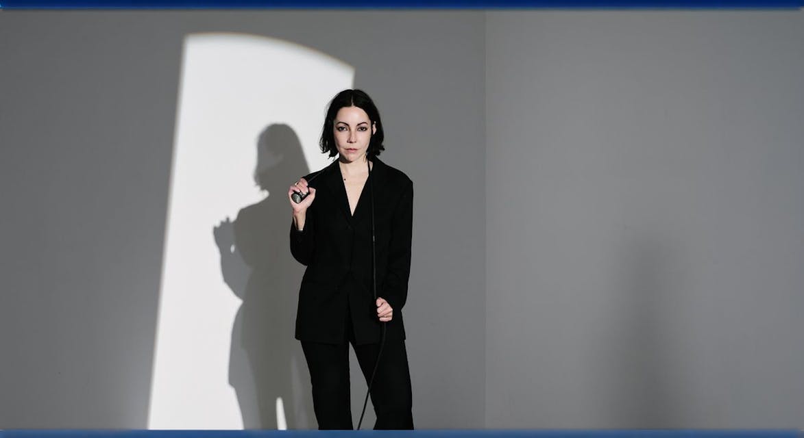 Afbeelding 1 bij recensie over Lucrecia Dalt