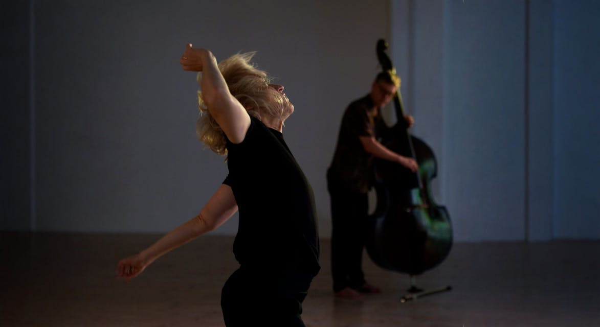 Afbeelding 1 bij recensie over Meg Stuart and Doug Weiss - All the Way Around