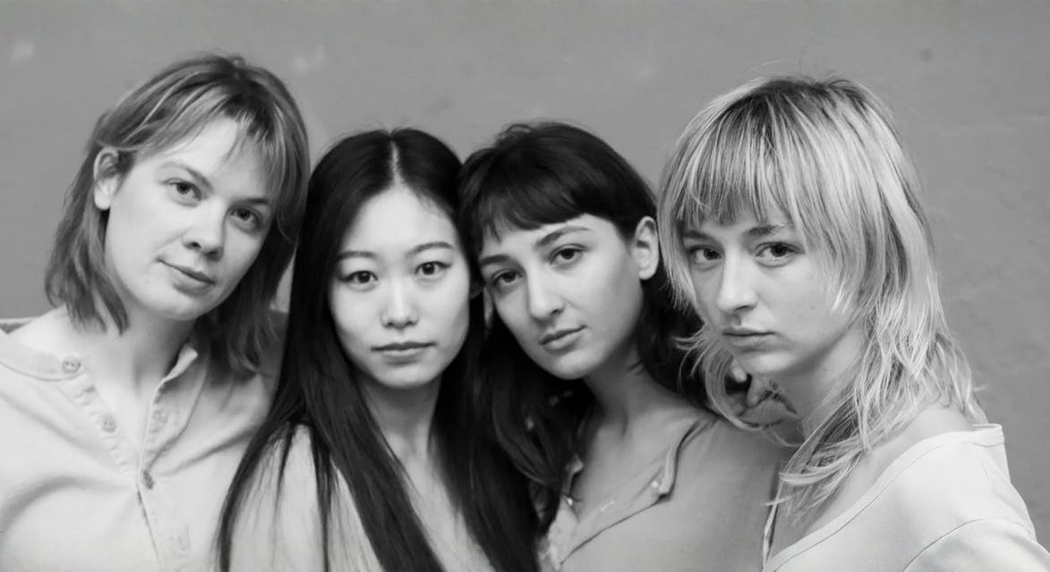 Afbeelding 1 bij recensie over Rosas danst Rosas