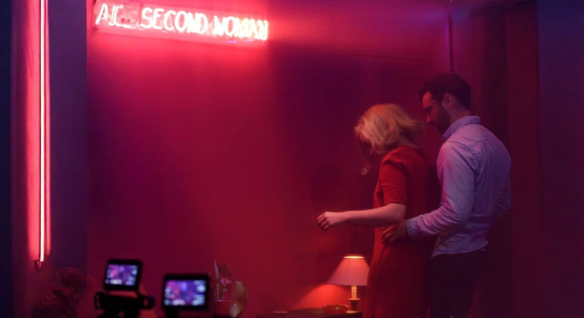 Foto van de voorstelling The Second Woman - met Natali Broods in 