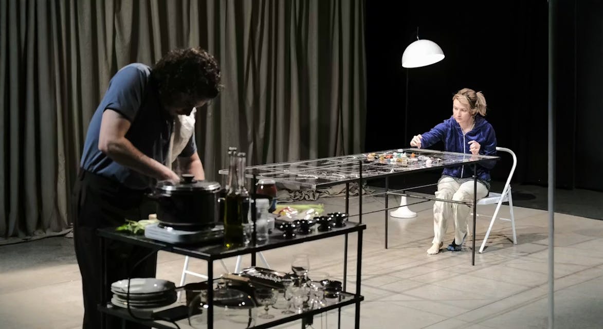 Afbeelding 1 bij recensie over Under the Influence